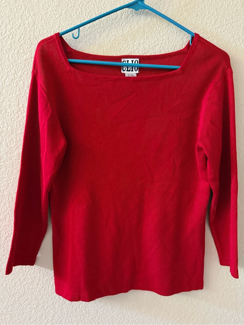 Clio Red Scoop-Neck Long Sleeve Women's Top
